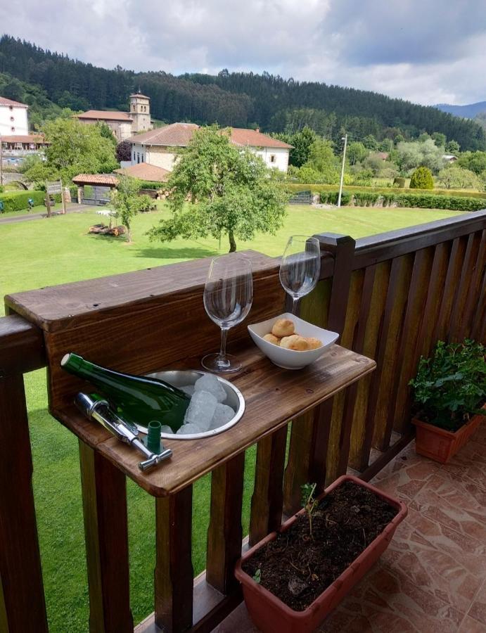 Lezamakoetxe Pension Sopuerta Buitenkant foto